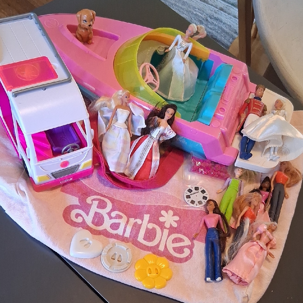 BARBIE TOY BUNDLE